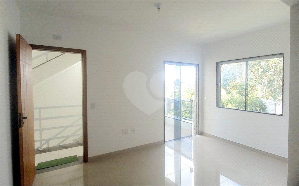 Apartamento à venda com 2 quartos, sendo 1 suíte, em Fluminense, São Pedro da Aldeia, RJ