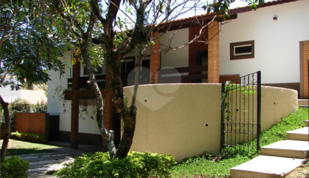 Casa à venda com 3 quartos, sendo 1 suíte,  no condomínio Estância Marambaia, Vinhedo - SP