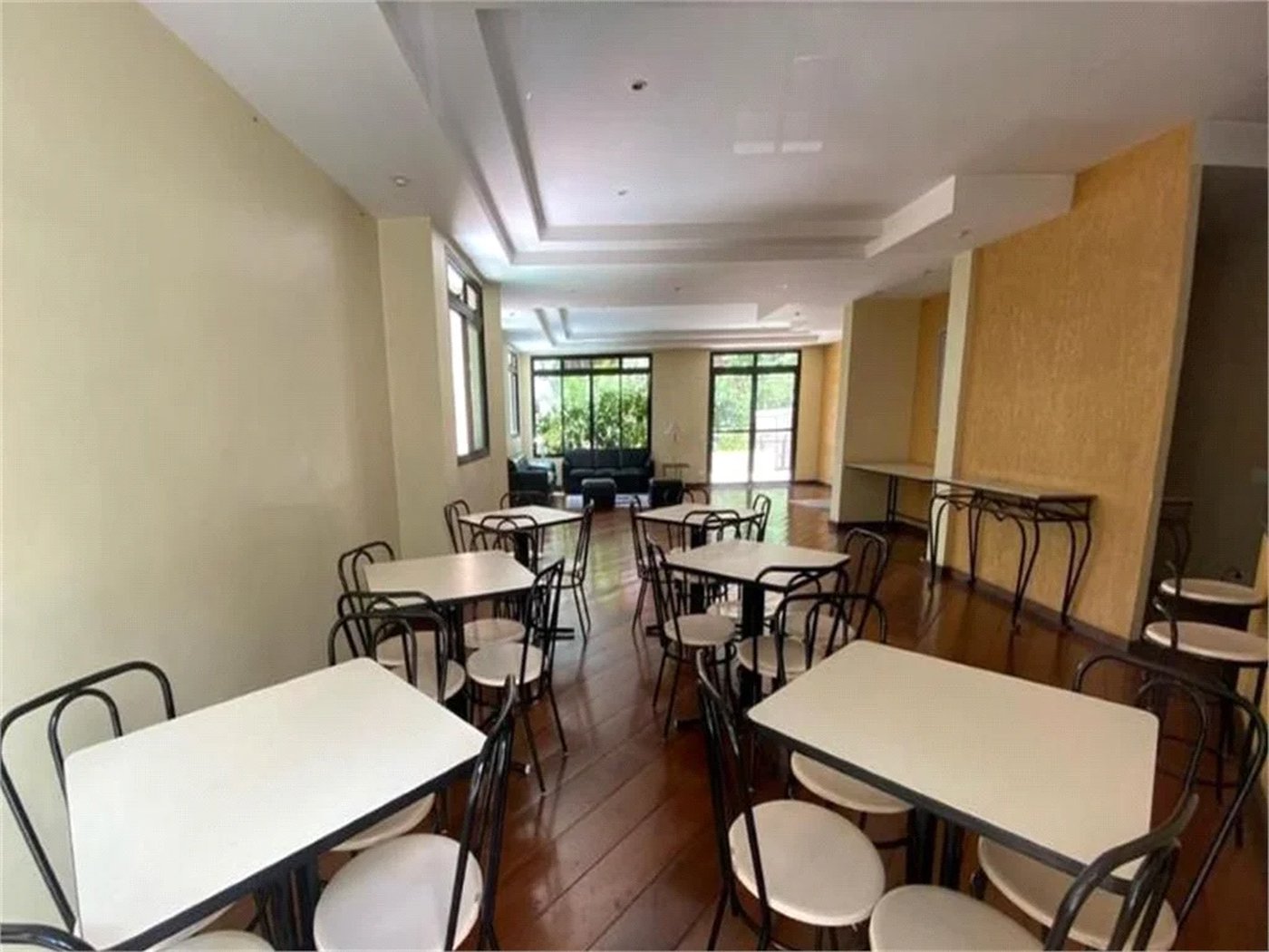 Apartamento à venda com 3 suítes em Vila Suzana, São Paulo, SP