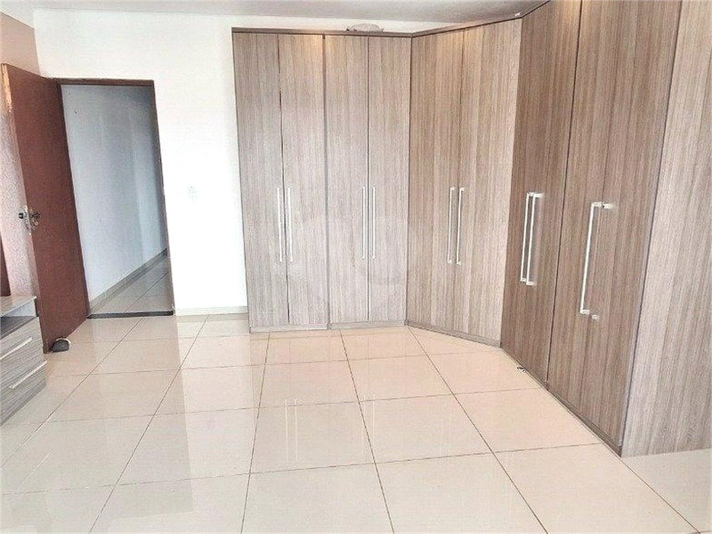 Casa à venda com 3 quartos, sendo 1 suíte, em Jardim dos Pássaros, Sorocaba, SP