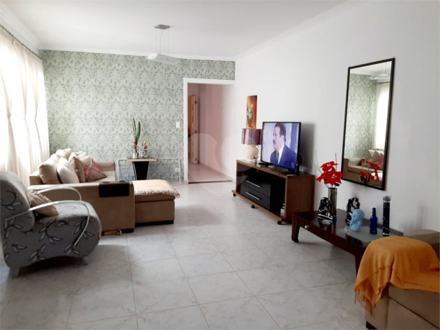 Sobrado à venda com 4 quartos, sendo 2 suítes,  em Jardim Franca, São Paulo, SP