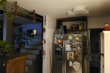 Casa à venda com 3 quartos, sendo 2 suítes, em Vila Mariana, São Paulo, SP