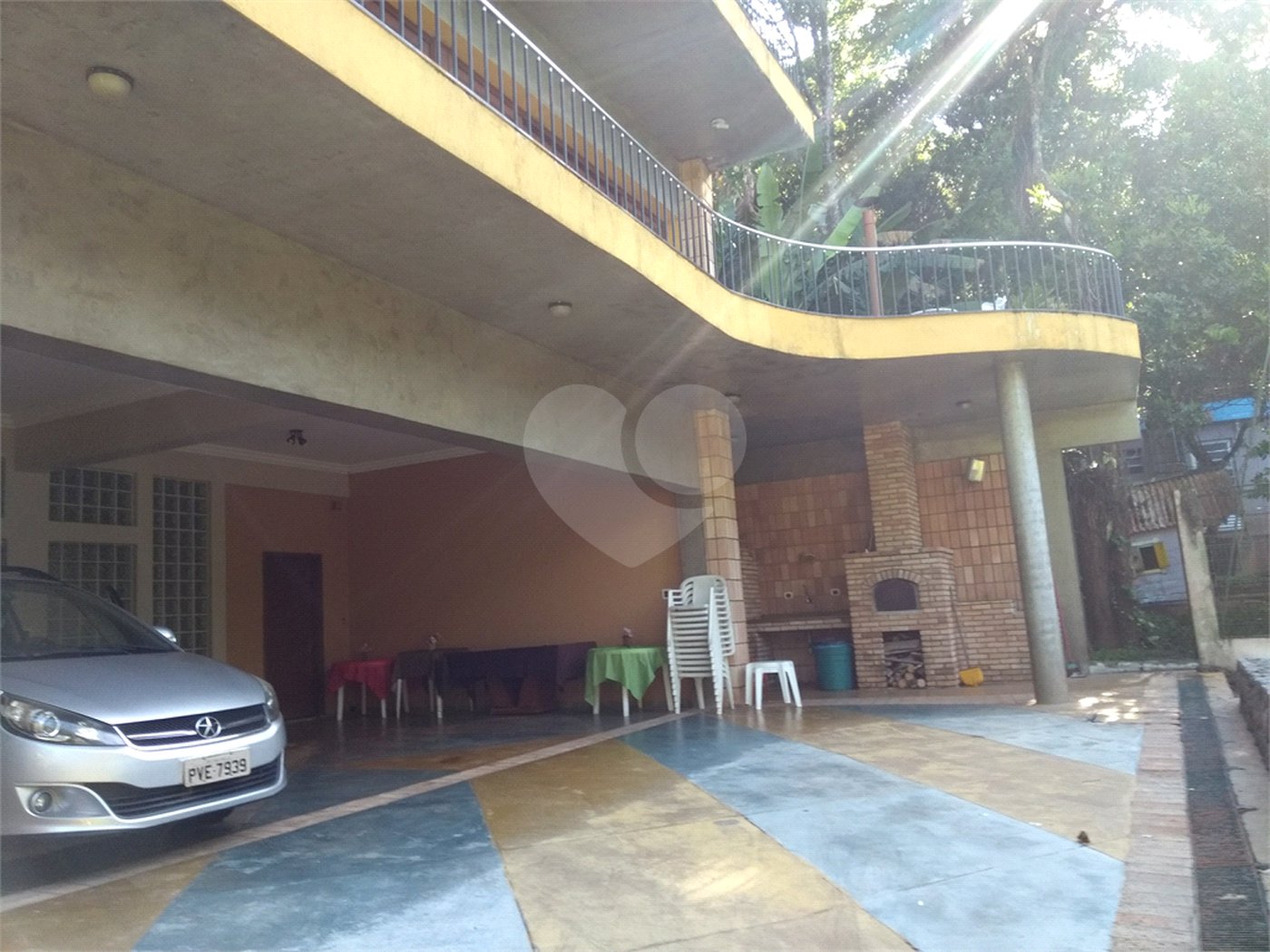 Casa à venda com 4 quartos, sendo 2 suítes, no condomínio Champs Elysees Village, Mairiporã - SP