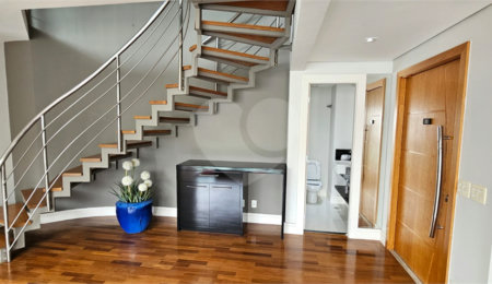 Duplex à venda com 4 quartos, sendo 3 suítes,  em Jardim Paulista, São Paulo, SP