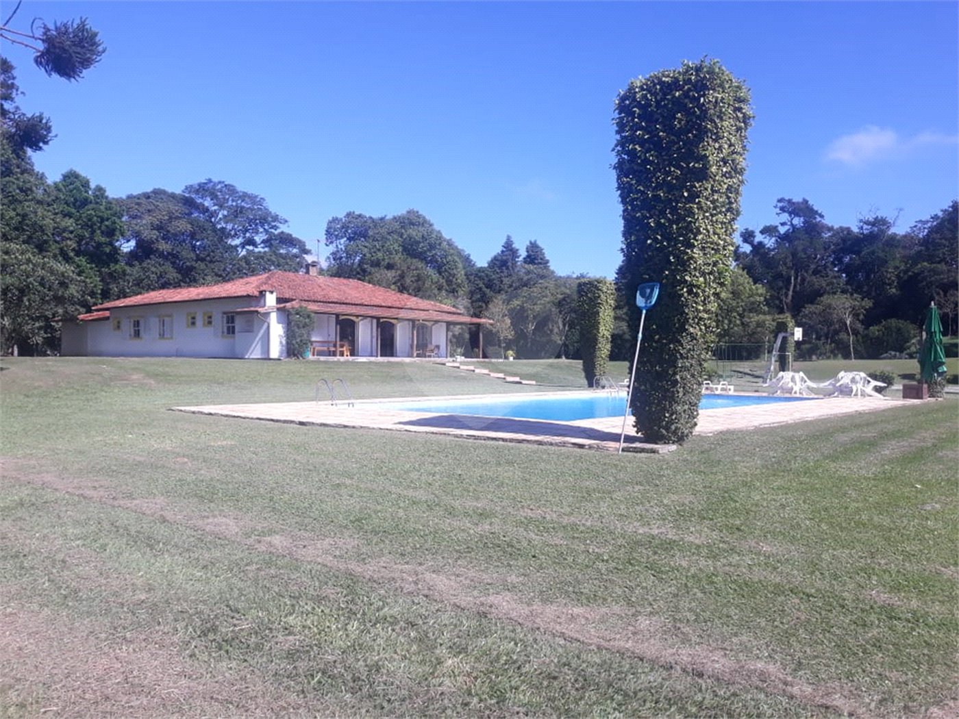Chácara à venda com 3 quartos, sendo 2 suítes,  em Vila Darcy Penteado (mailasqui), São Roque, SP