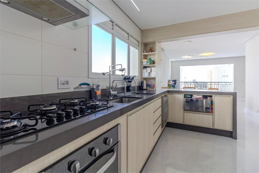 Apartamento à venda com 3 suítes em Vila Ipojuca, São Paulo, SP