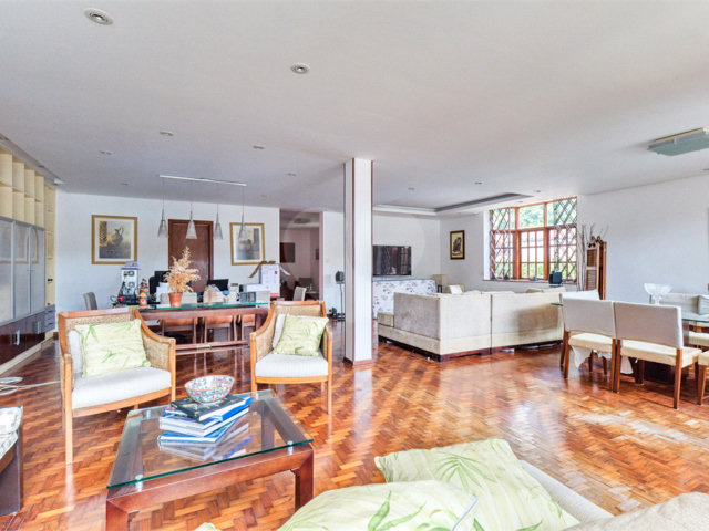 Casa à venda com 3 quartos, sendo 2 suítes,  em Alto da Boa Vista, São Paulo, SP