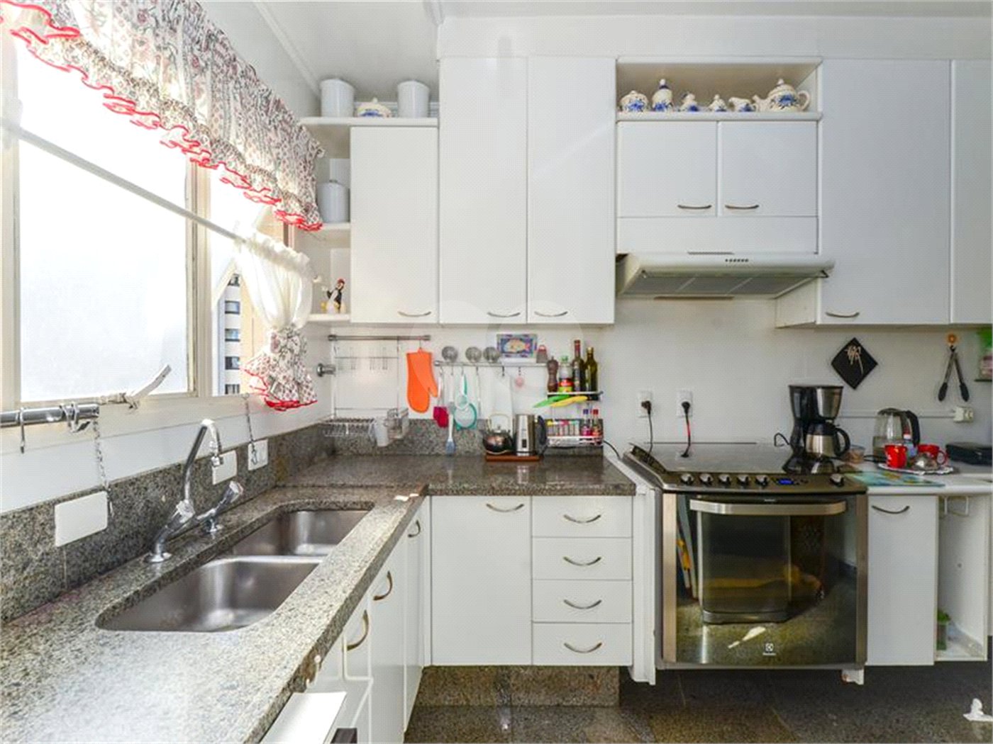Apartamento à venda com 3 suítes em Vila Suzana, São Paulo, SP