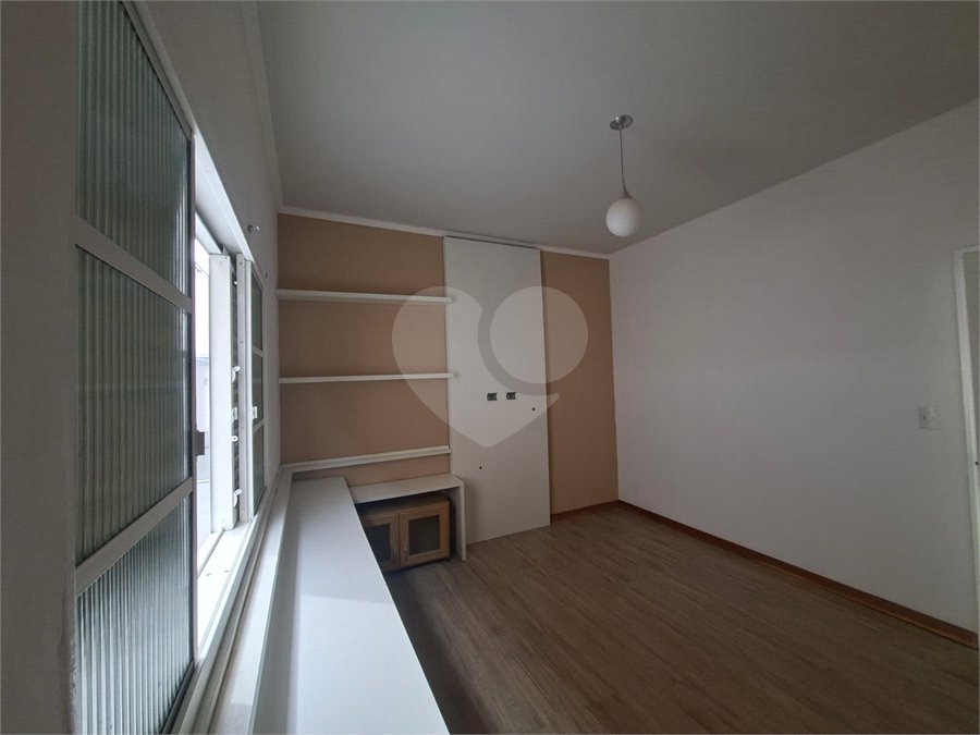 Casa à venda ou para alugar com 3 quartos, sendo 1 suíte, em Vila Aparecida, Itapetininga, SP