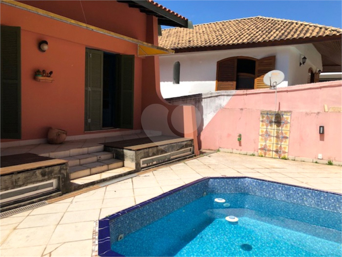 Casa à venda com 4 quartos, sendo 2 suítes,  em Jardim Leonor, São Paulo, SP