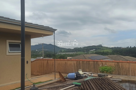 Casa à venda com 3 quartos, sendo 1 suíte, no condomínio Serra da Estrela, Atibaia - SP