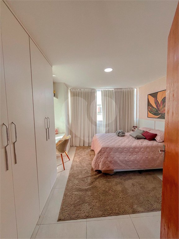 Casa à venda com 4 quartos, sendo 1 suíte, no condomínio Imperial Santa Cruz, Rio de Janeiro - RJ
