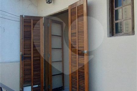 Sobrado à venda com 4 quartos, sendo 1 suíte, em Vila Nivi, São Paulo, SP
