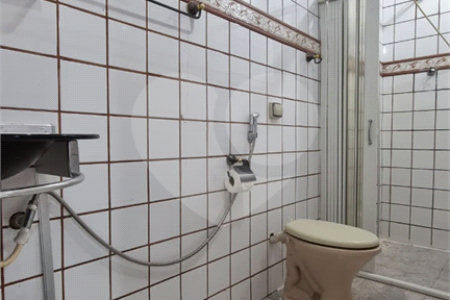Sobrado à venda com 2 quartos em Vila Nivi, São Paulo, SP