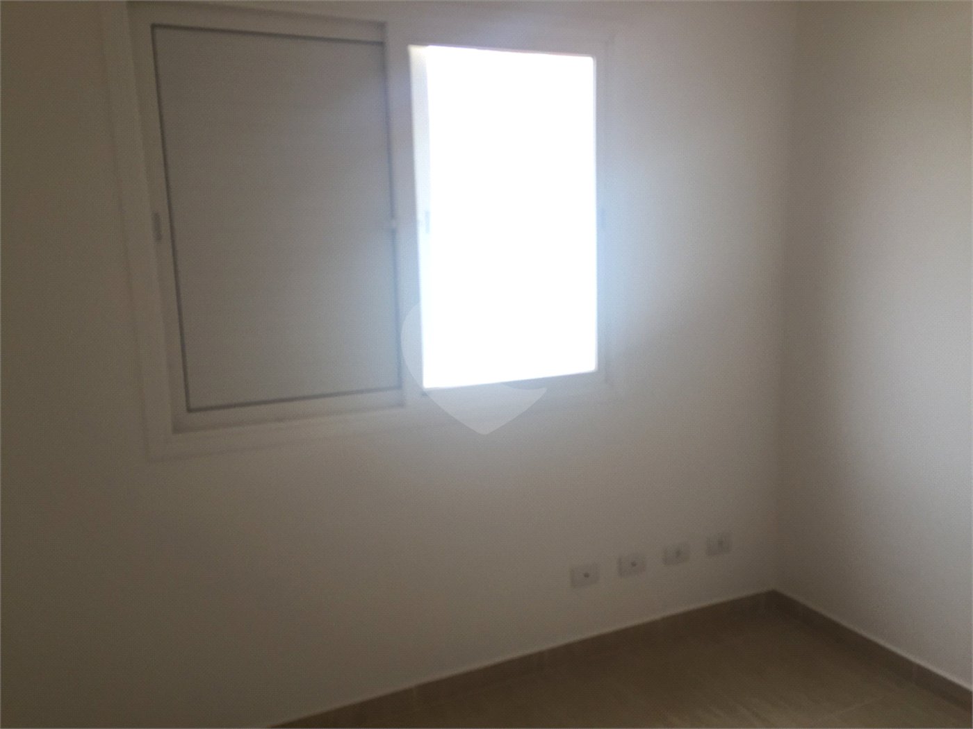 Casa à venda com 3 quartos, sendo 1 suíte,  no condomínio Marf Iii- Fase III, Bom Jesus dos Perdões - SP