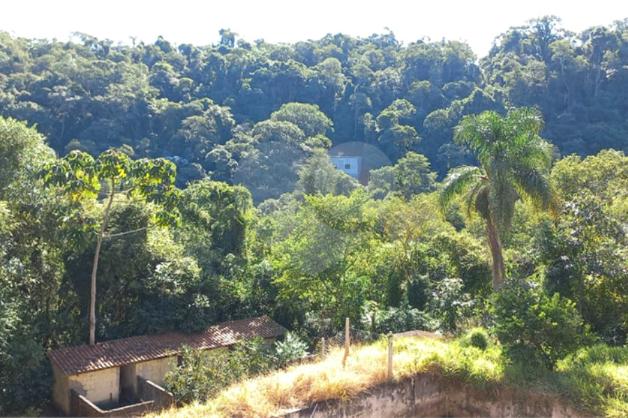 Casa à venda com 3 quartos, sendo 1 suíte, no condomínio Sausalito, Mairiporã - SP