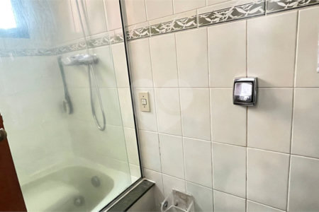 Apartamento à venda com 3 suítes em Moema, São Paulo, SP