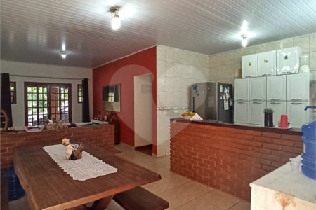 Chácara à venda com 3 quartos, sendo 1 suíte, em Vale das Flores (canguera), São Roque, SP