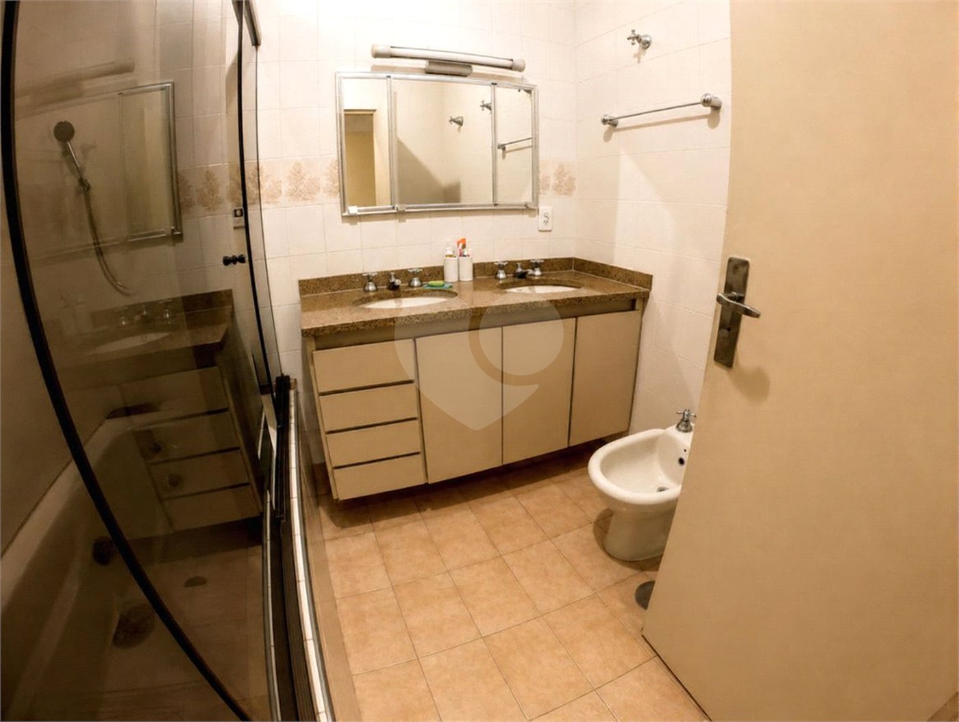 Sobrado à venda com 3 quartos, sendo 1 suíte, em Brooklin, São Paulo, SP