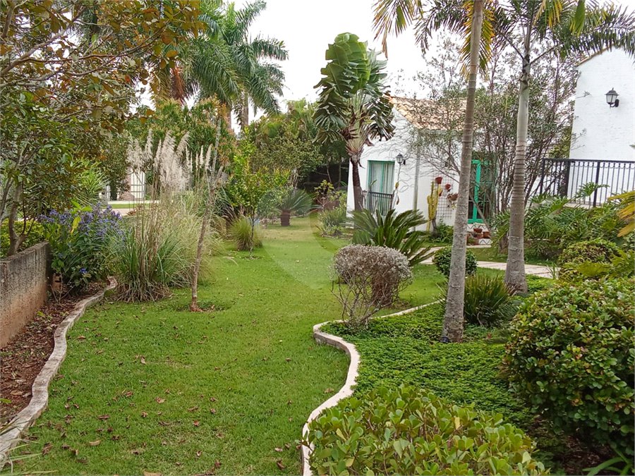 Casa à venda com 4 quartos, sendo 2 suítes,  no condomínio Vivenda do Lago, Sorocaba - SP