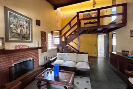 Casa à venda com 5 quartos, sendo 2 suítes,  em Jardim Maristela, Atibaia, SP