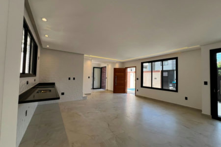 Sobrado com 4 dormitórios à venda, 234 m² por R$ 2.500.000,00 - Ponta da Praia - Santos/SP
