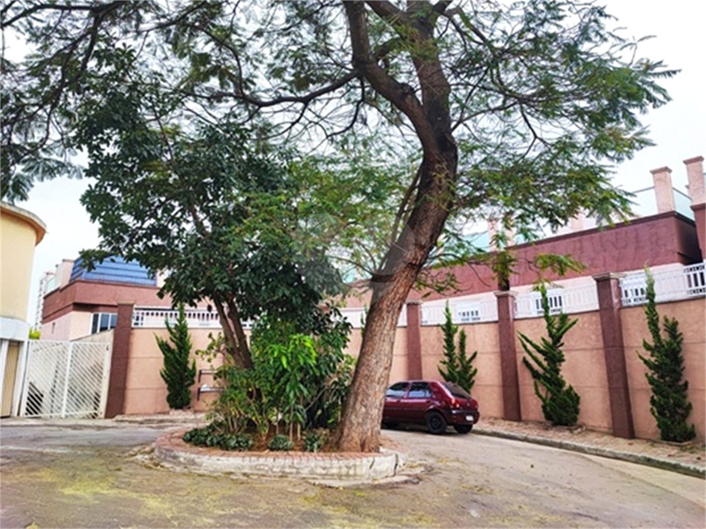 Casa à venda com 3 quartos, sendo 1 suíte,  no condomínio Ouro Verde, Guarulhos - SP