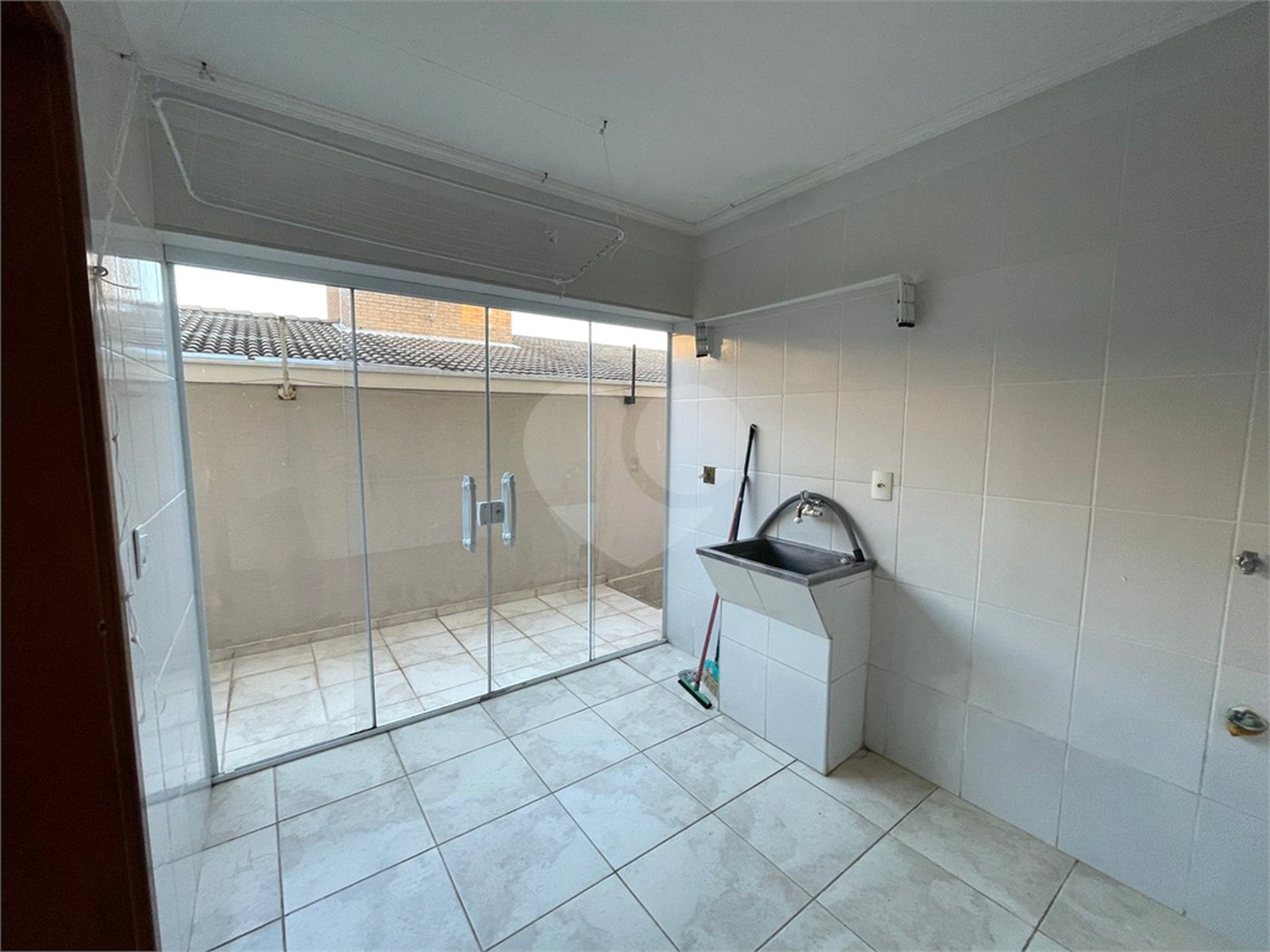 Casa para alugar com 3 suítes no condomínio Bosque de Grevilea, Vinhedo - SP