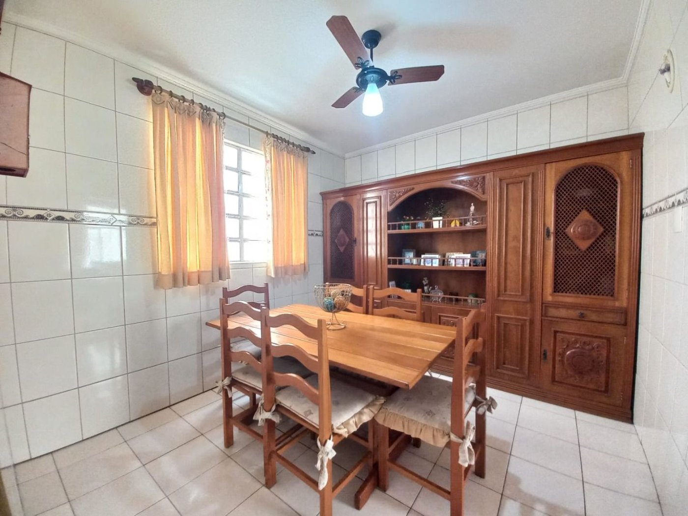 Belíssimo Apartamento de Frente, 3 Quartos, com Garagem Fechada, à Venda no Marapé – Santos/SP