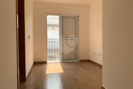 Casa à venda com 2 suítes no condomínio Residencial Napoles, São Paulo - SP