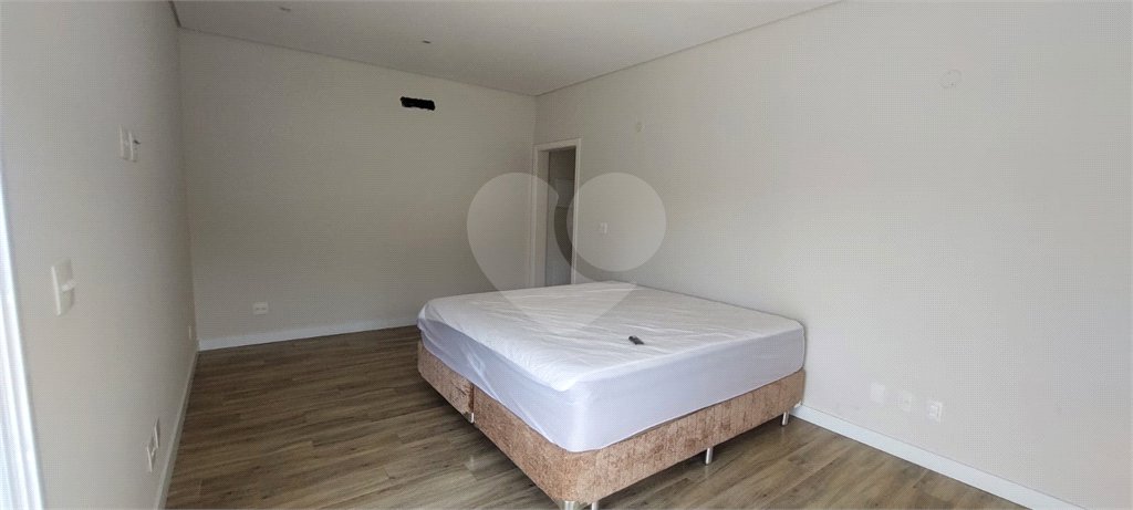Casa à venda com 3 suítes no condomínio Figueira Garden, Atibaia - SP