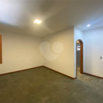 Casa à venda com 4 quartos, sendo 2 suítes,  em Jardim do Lago, Atibaia, SP