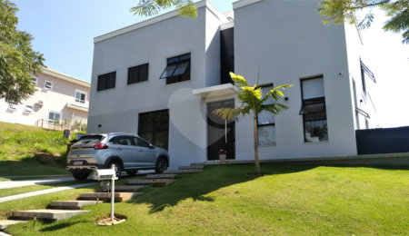 Casa à venda com 4 quartos, sendo 2 suítes,  no condomínio Campos de Santo Antonio II, Itu - SP