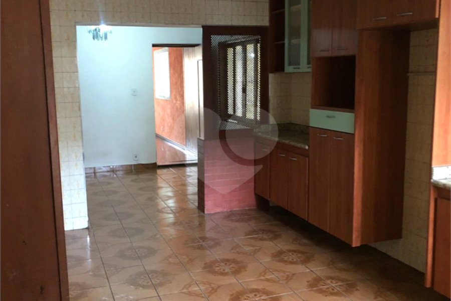 Sobrado à venda com 3 quartos, sendo 1 suíte, no Centro, Mairiporã, SP