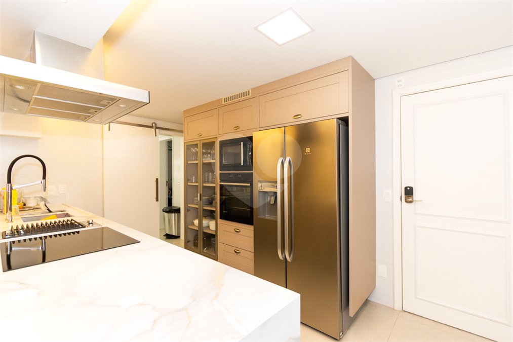 Apartamento à venda com 3 quartos, sendo 1 suíte,  em Vila Uberabinha, São Paulo, SP