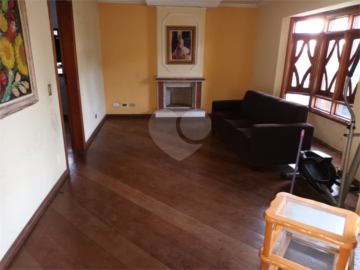 Casa à venda com 4 quartos, sendo 3 suítes, no condomínio Arujá 5, Arujá - SP