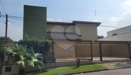 Casa à venda com 3 suítes no condomínio Alpes da Cantareira, Mairiporã - SP