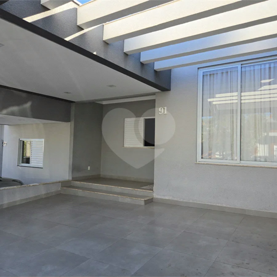 Casa à venda com 2 quartos, sendo 1 suíte, no condomínio Horto Florestal II, Sorocaba - SP