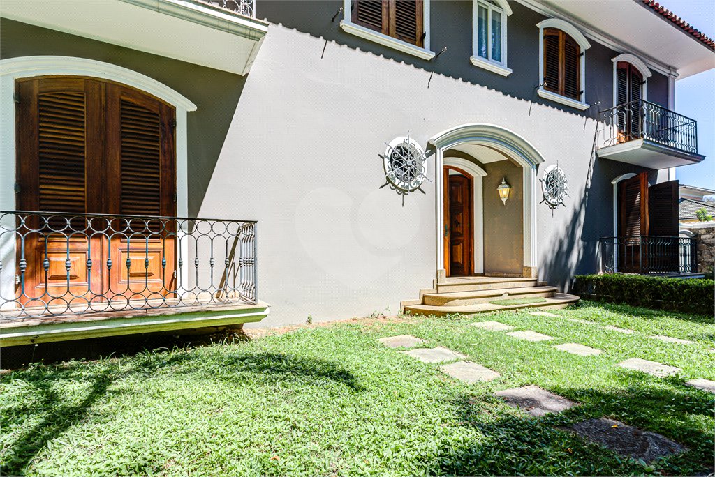 Casa à venda com 5 quartos, sendo 3 suítes, em Alto da Boa Vista, São Paulo, SP