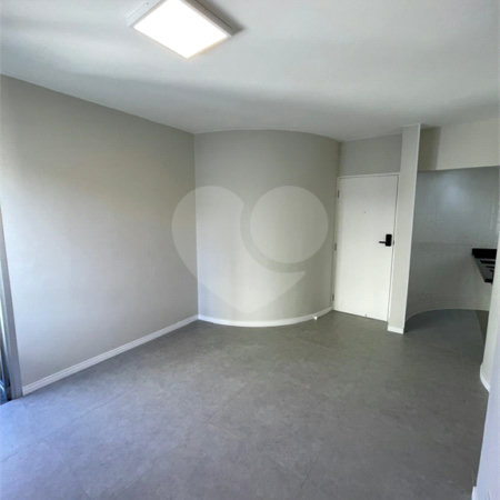 Flat à venda com 1 suíte em Liberdade, São Paulo, SP