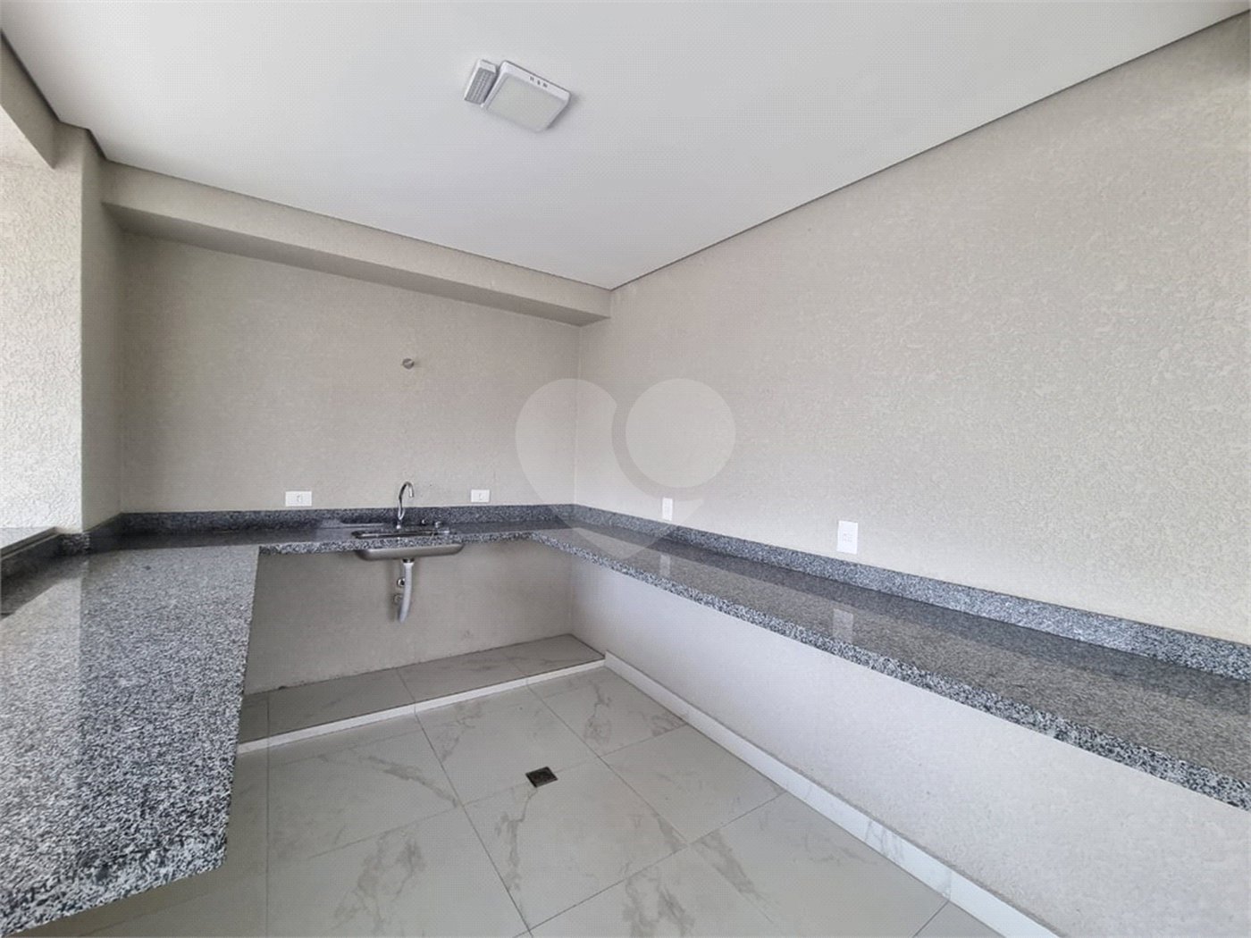 Apartamento à venda com 2 quartos, sendo 1 suíte, no Centro, Sorocaba, SP