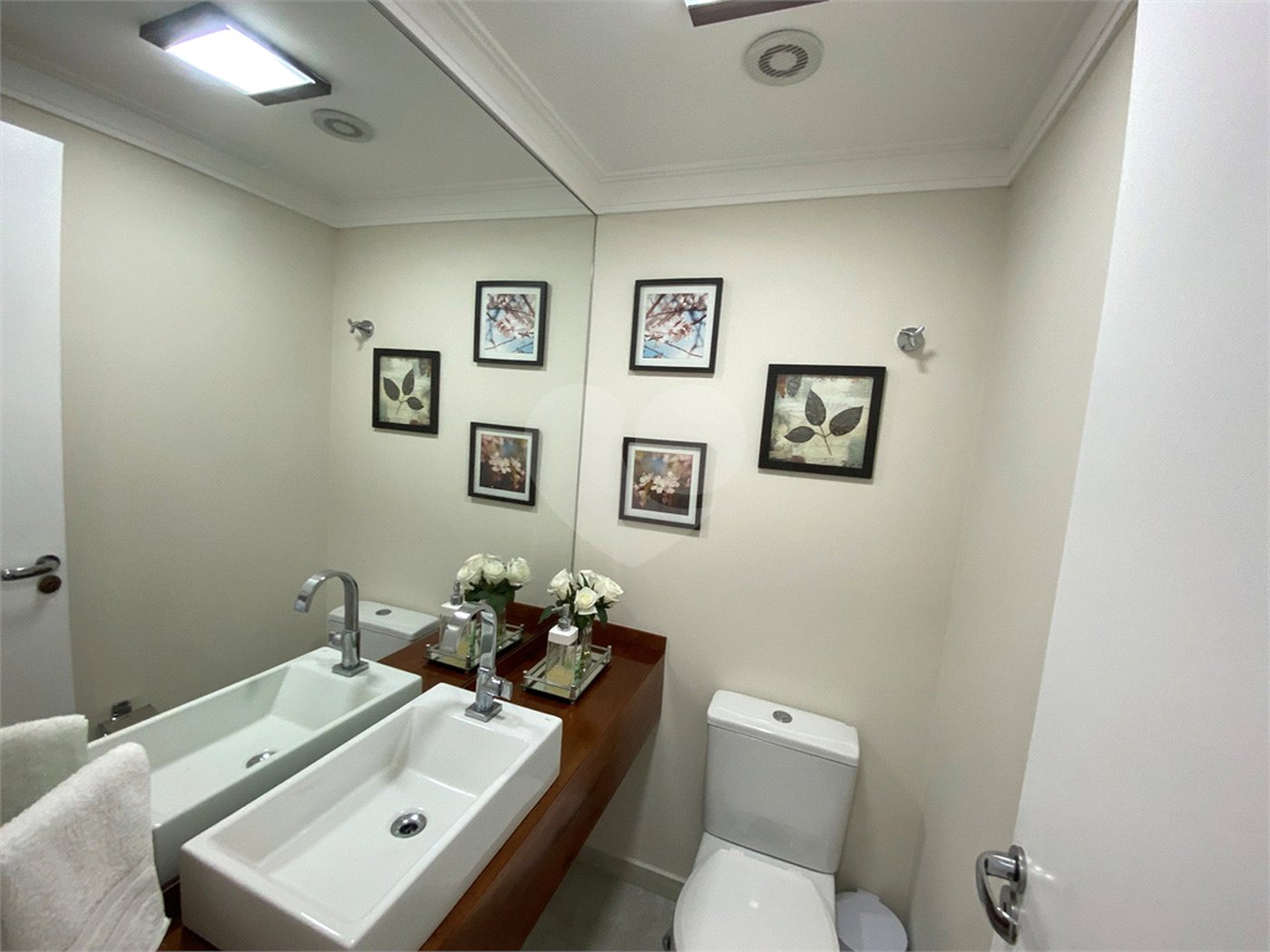 Apartamento à venda com 3 suítes em Barra Funda, São Paulo, SP