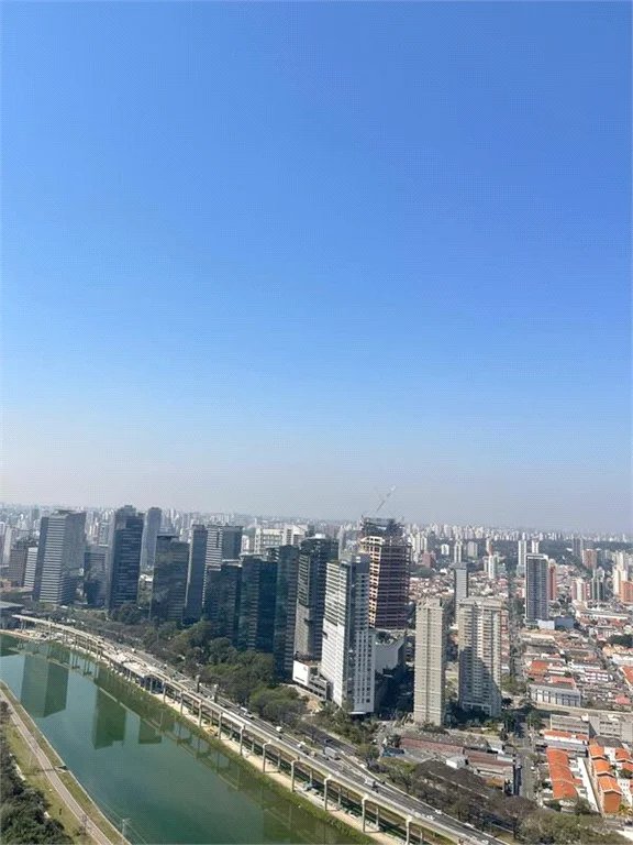 Cobertura à venda ou para alugar com 4 suítes em Jardim Morumbi, São Paulo, SP