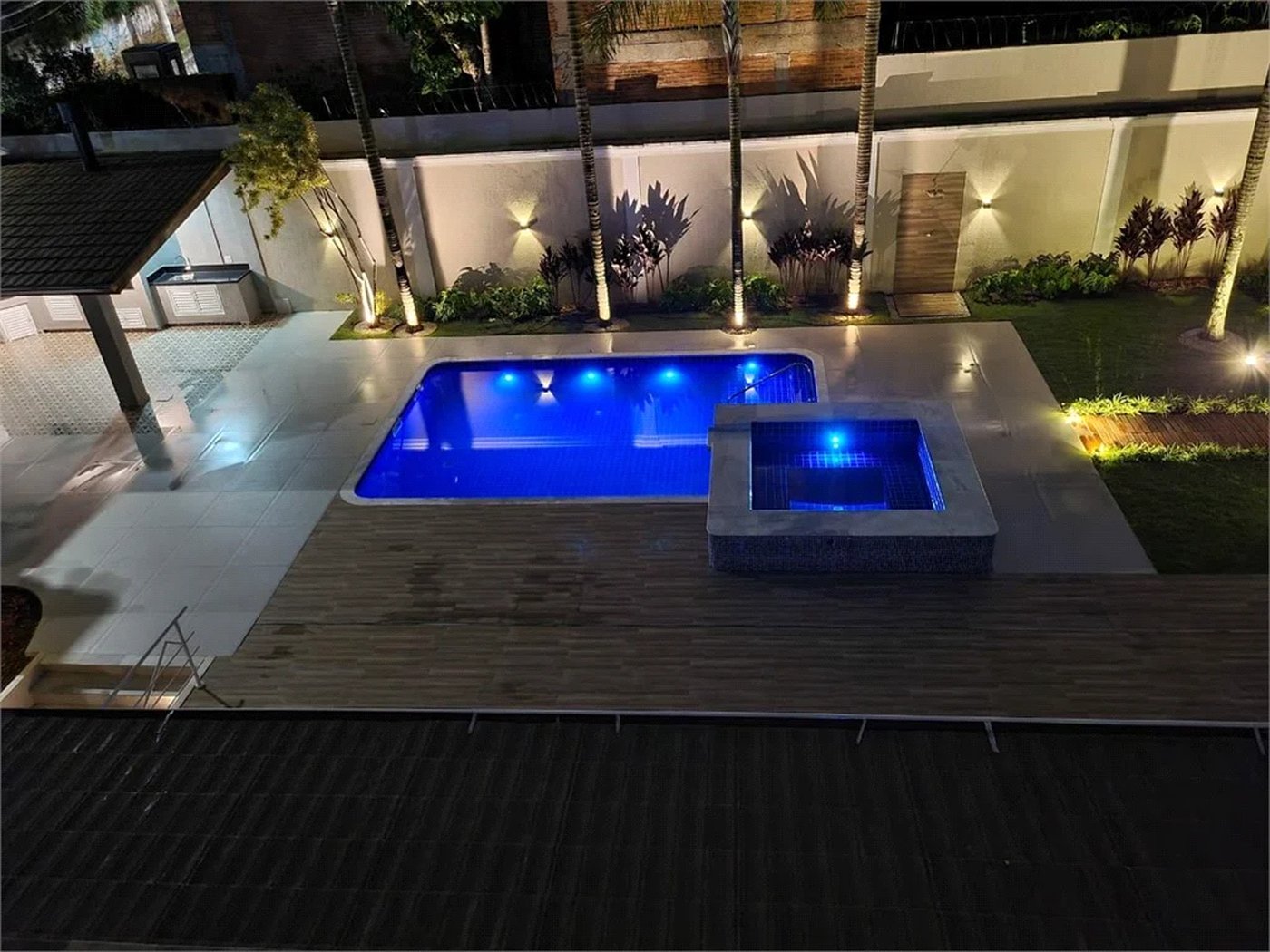 Casa à venda com 5 suítes em Paraisópolis, São Paulo, SP