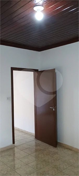 Casa à venda na Vila Galvão, com 210 m²