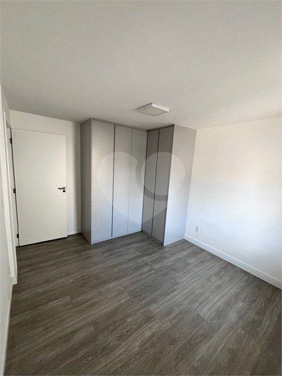 Sobrado à venda com 3 quartos em Parada Inglesa, São Paulo, SP