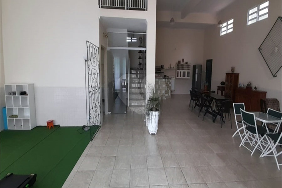 Casa à venda com 5 quartos, sendo 3 suítes,  no condomínio Alpes da Cantareira, Mairiporã - SP