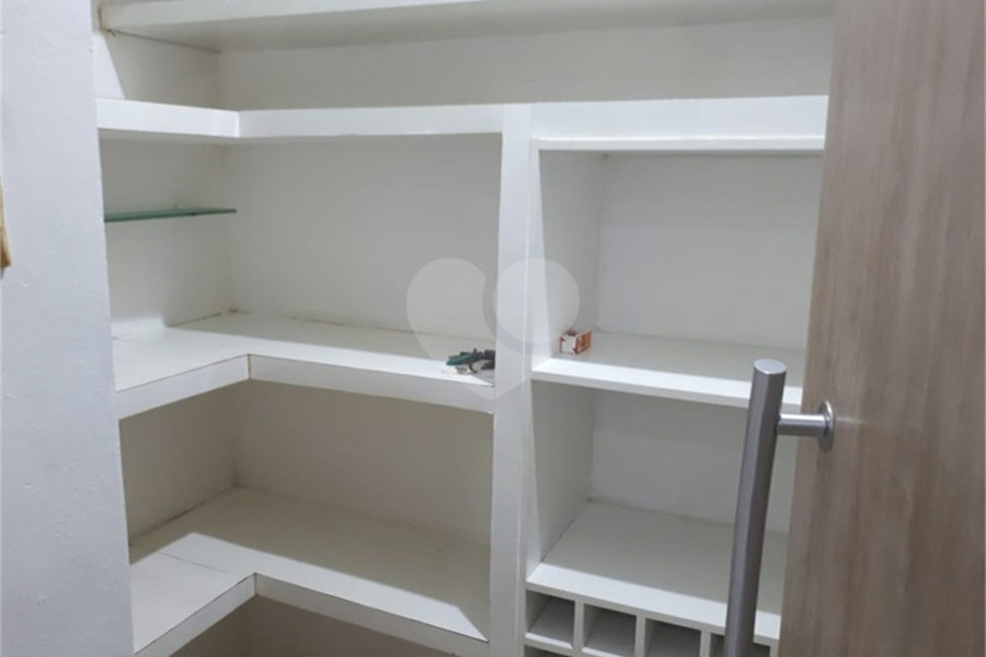 Sobrado à venda com 5 quartos, sendo 3 suítes, em Tremembé, São Paulo, SP