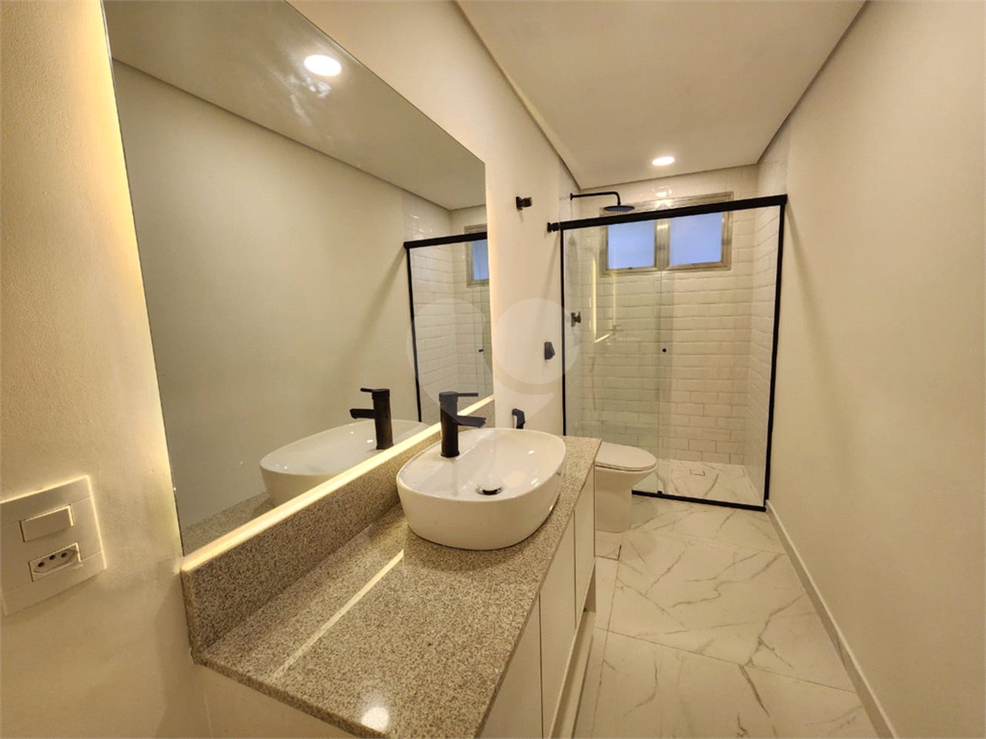 Apartamento à venda com 4 quartos, sendo 1 suíte,  em Pinheiros, São Paulo, SP