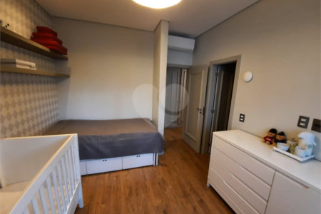 Apartamento de 257m² a venda em Moema, reformado, 4 dorms, 3 suítes, fora de rota,, 4 vagas